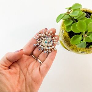 VINTAGE White Shiny Sparkly Rhinestone Star Brooch